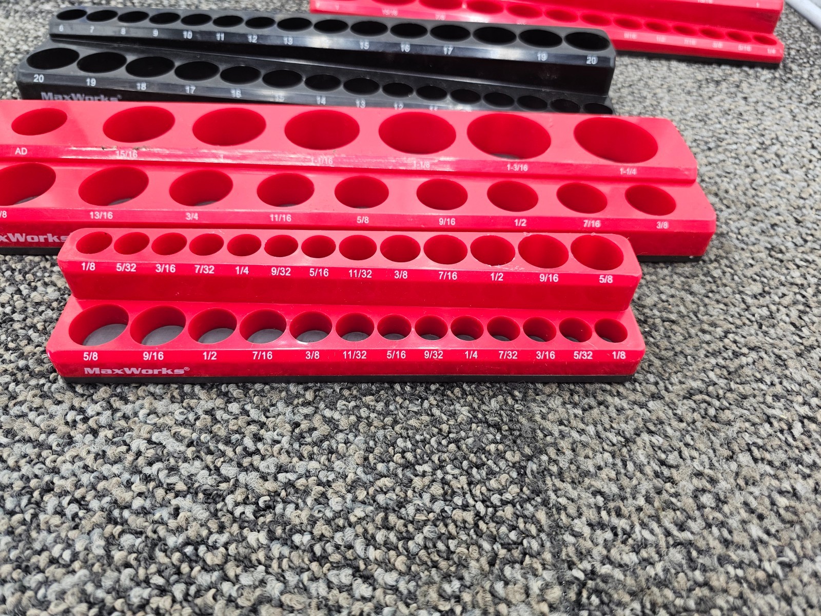MaxWorks Magnetic Socket Organizer 4-Piece Red/Black For SAE & Metric Sockets