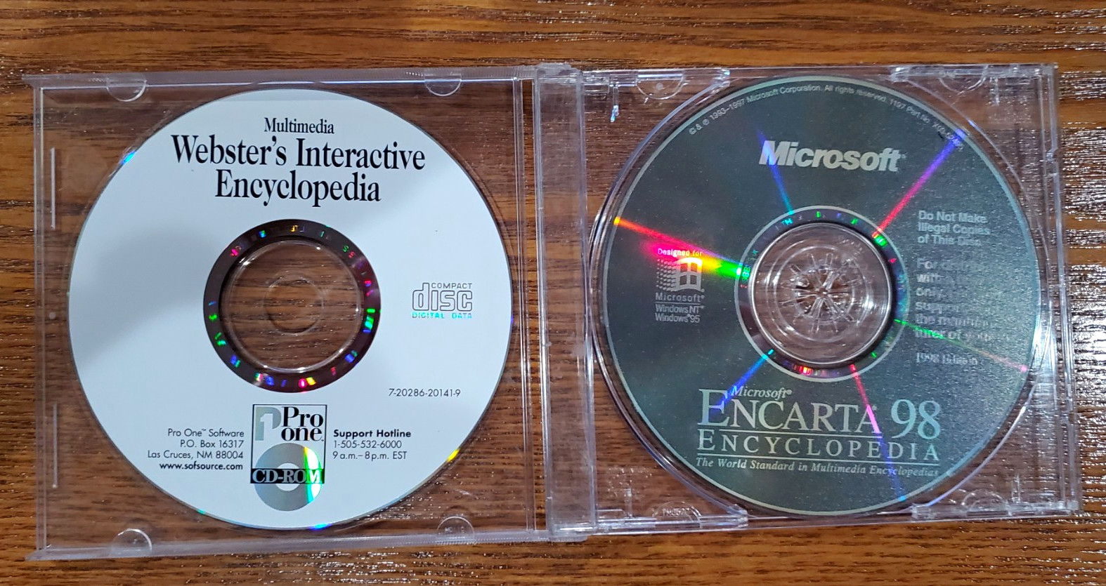 2 Disc -Microsoft Encarta 98 + Webster’s Interactive Encyclopedia CD for Win 95