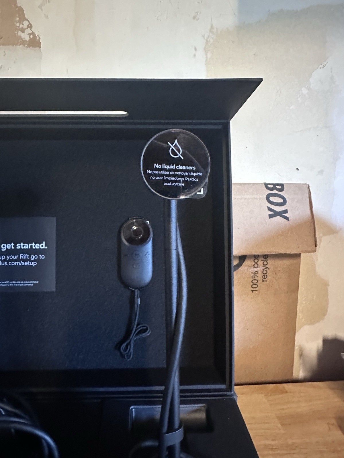 Oculus Rift PC & Console VR Headset Bundle w/ Sensor Remote Xbox One Wireless