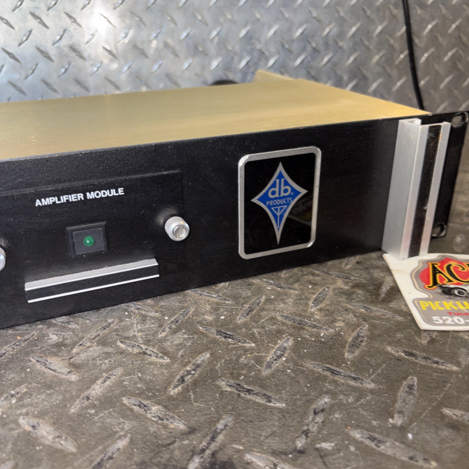 Decibel DB8204-100W Receiver Multicoupler