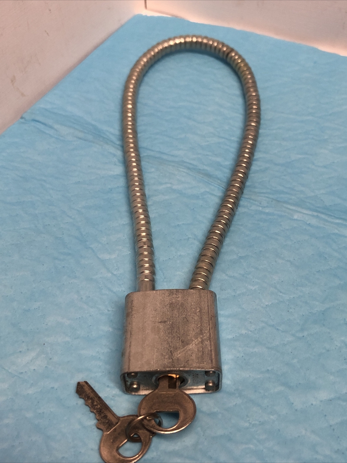 15" Coated Steel Cable Lock Gun Rifle Lock -Safety Firearm Lock - TWO KEYS - NEW