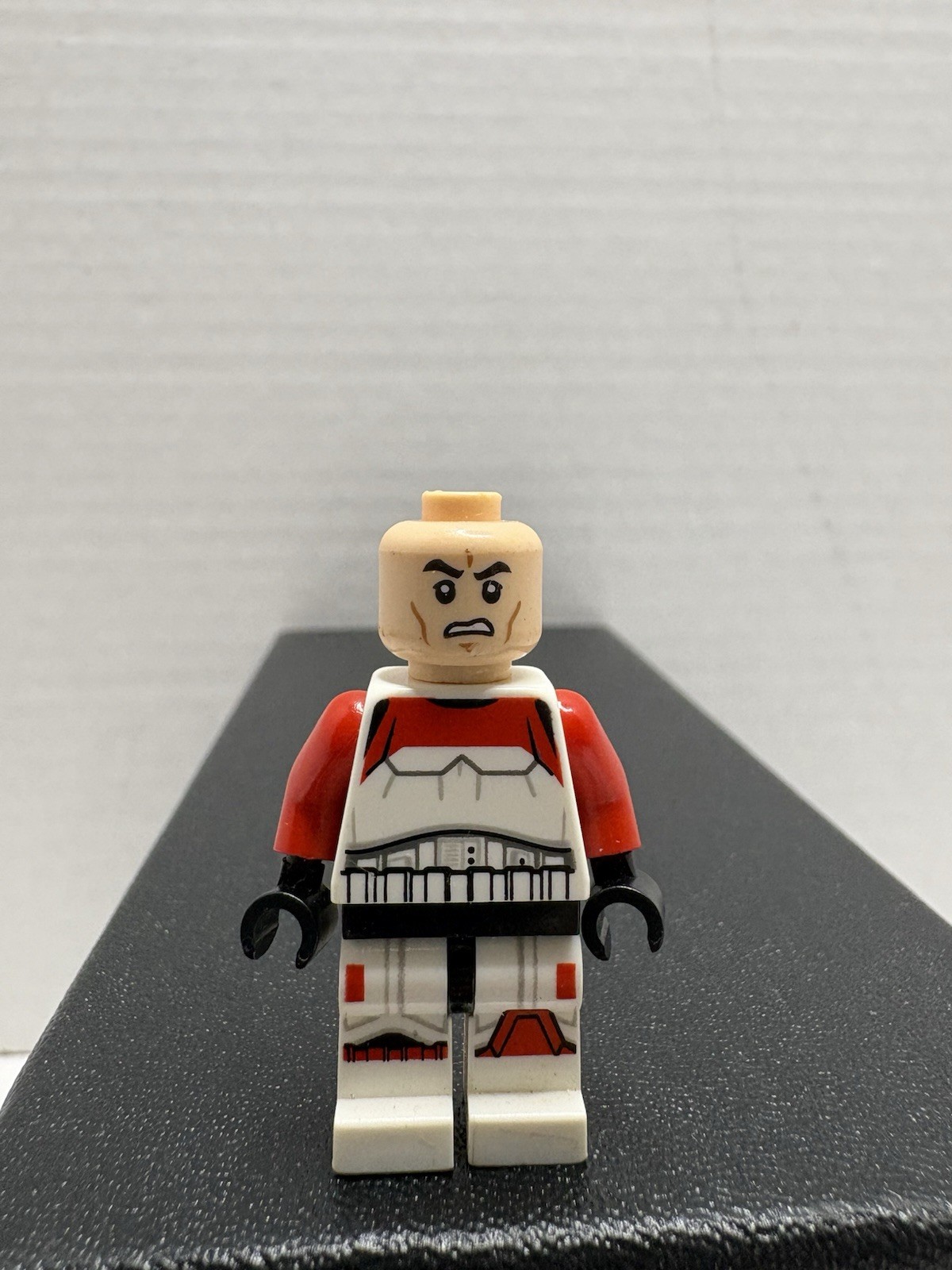 LEGO Star Wars Imperial Shock Trooper minifigure (sw0692)