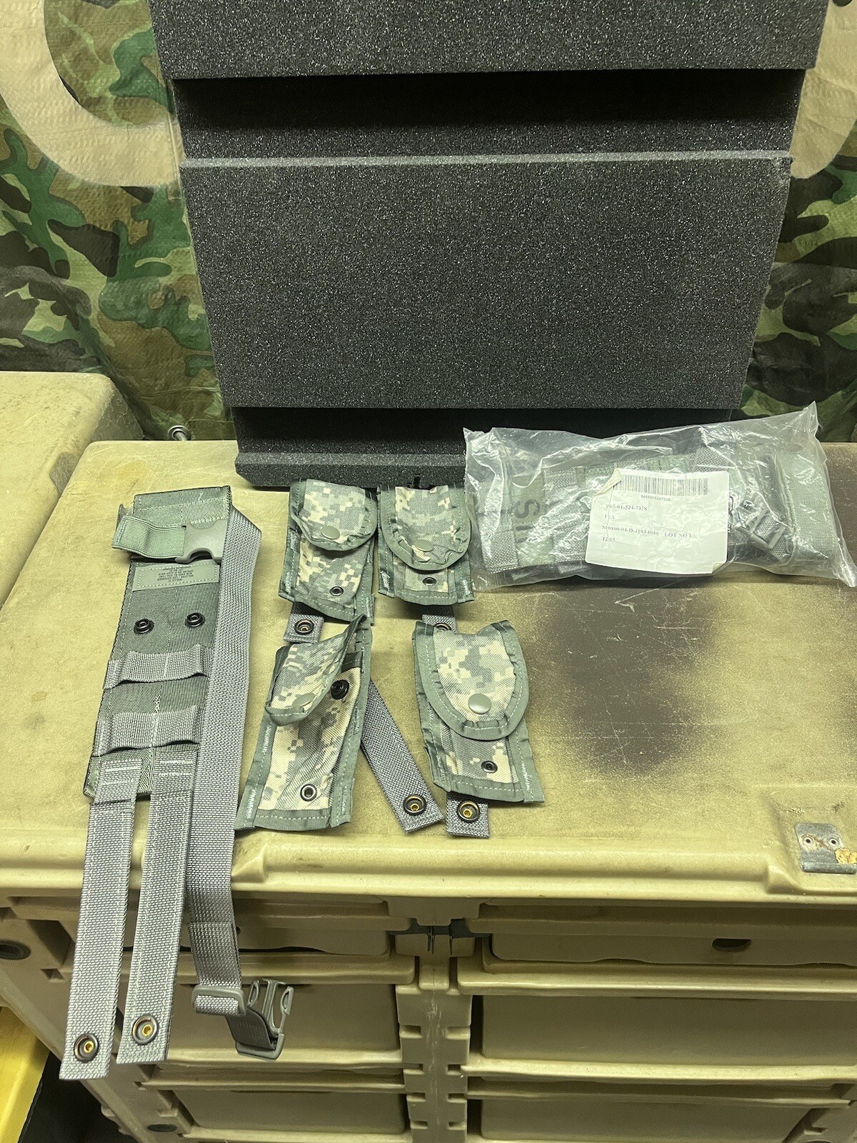 USGI MOLLE II ACU Pistolman Set Drop Leg Extender & 4 Mag Pouches