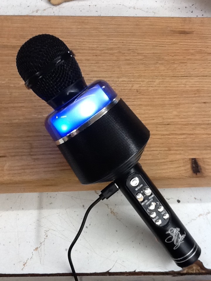 Karaoke Microphone & Speaker New Glam Nation Star Glow LED, Works Great!!