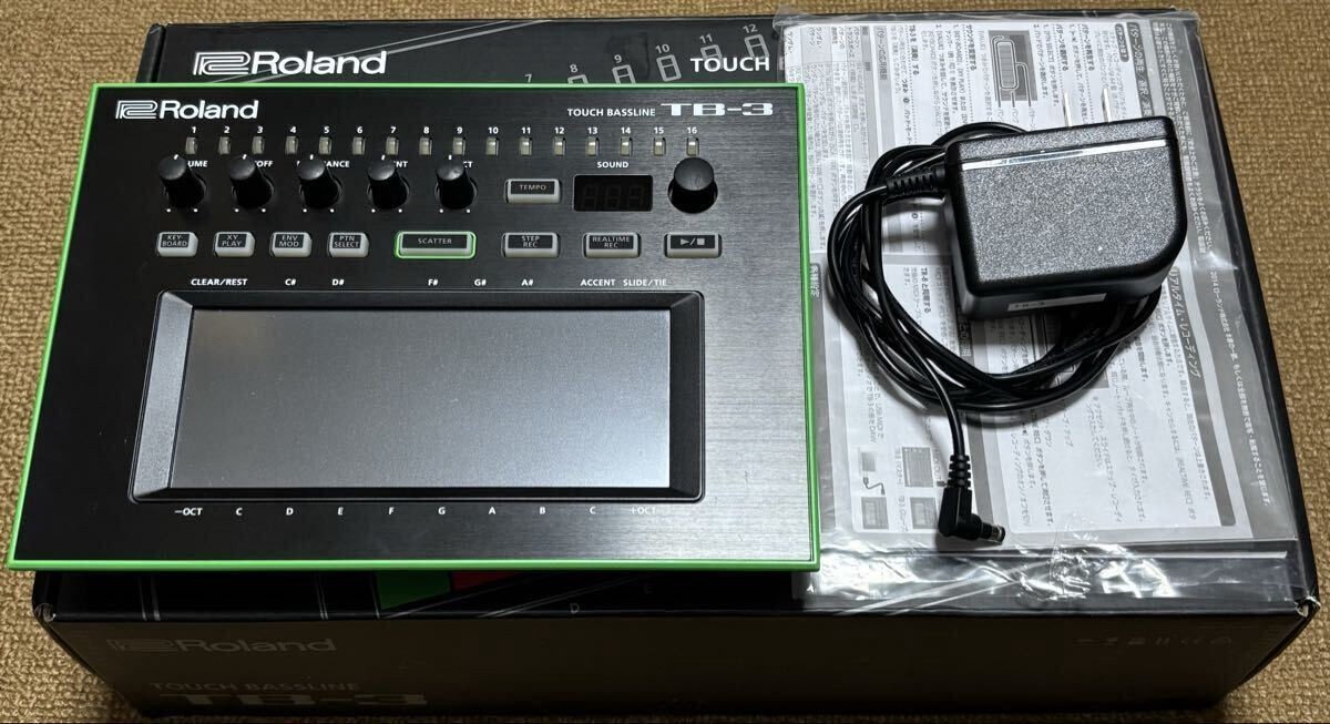 Roland AIRA TB-3 Touch Bassline synthesizer MIDI