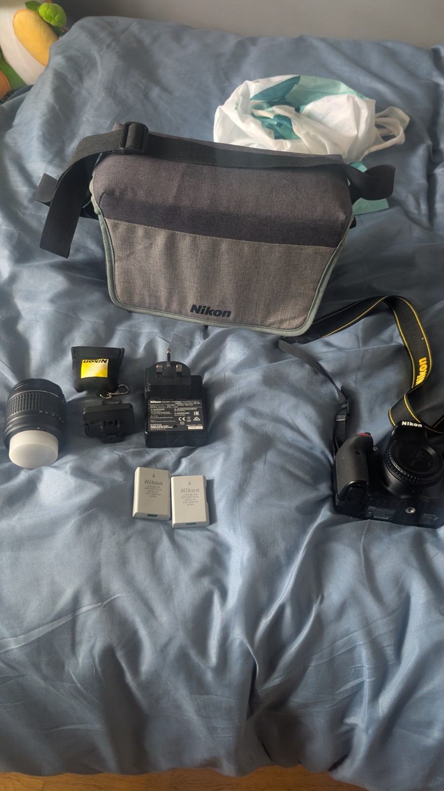 Nikon D3400 DSLR Camera with bag and all the accessories