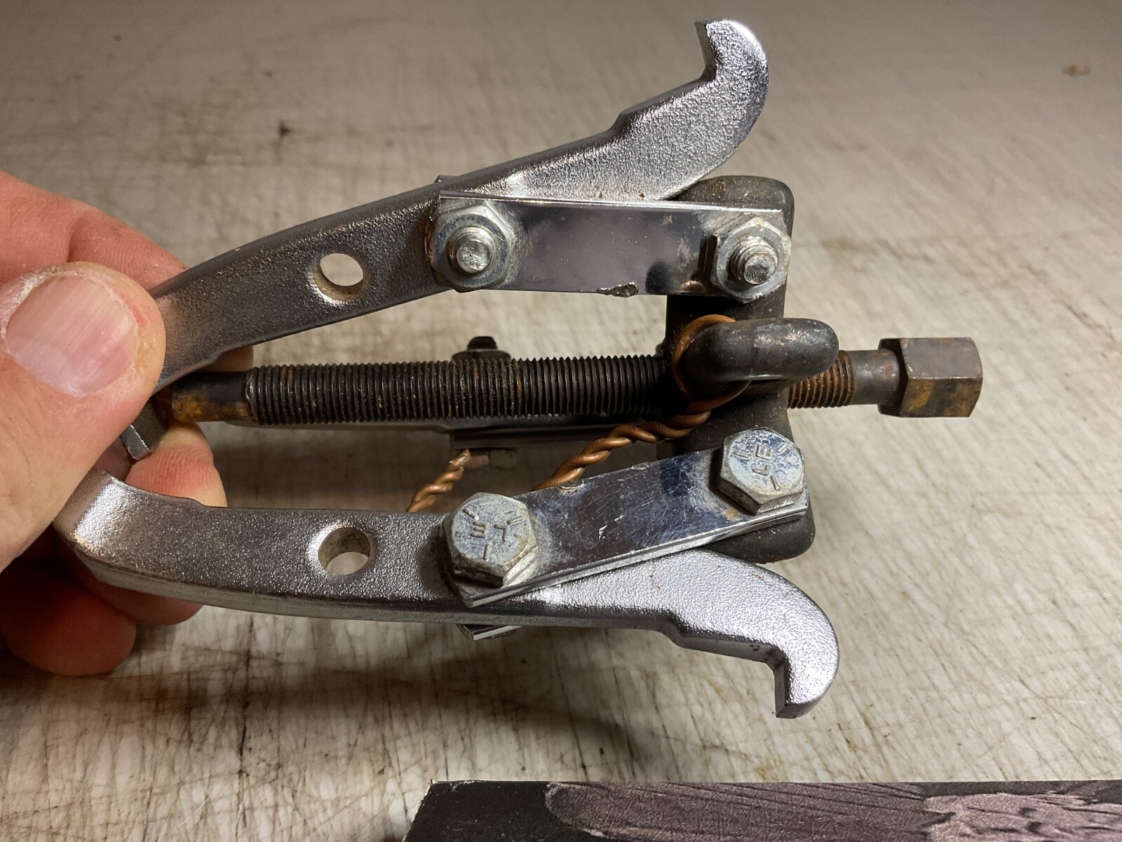 OEMTOOLS 25901 Jaw Grip Puller