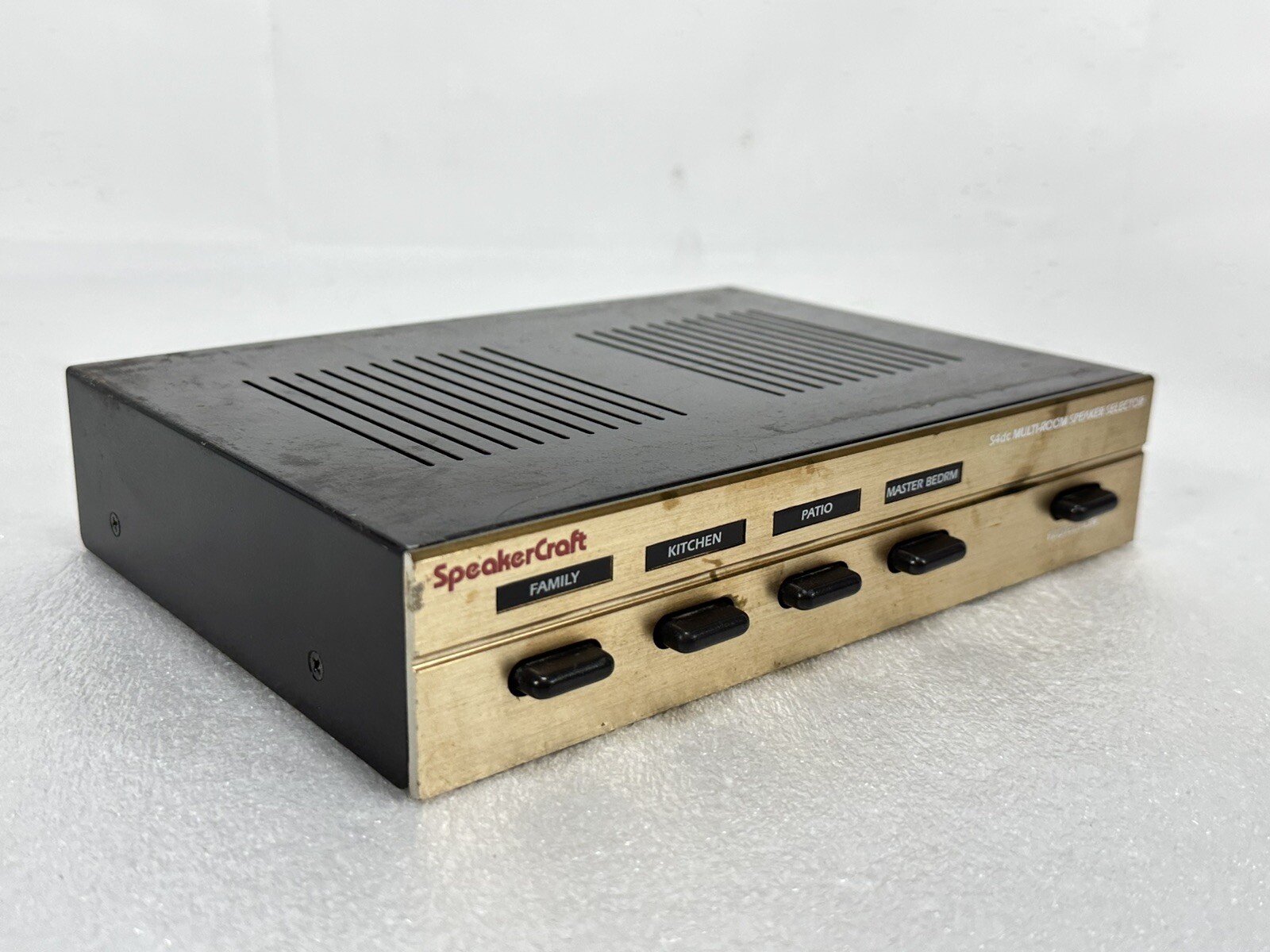 SpeakerCraft S4dc ~ Multi-Room Speaker Selector with 5 Connectors ~ WORKS