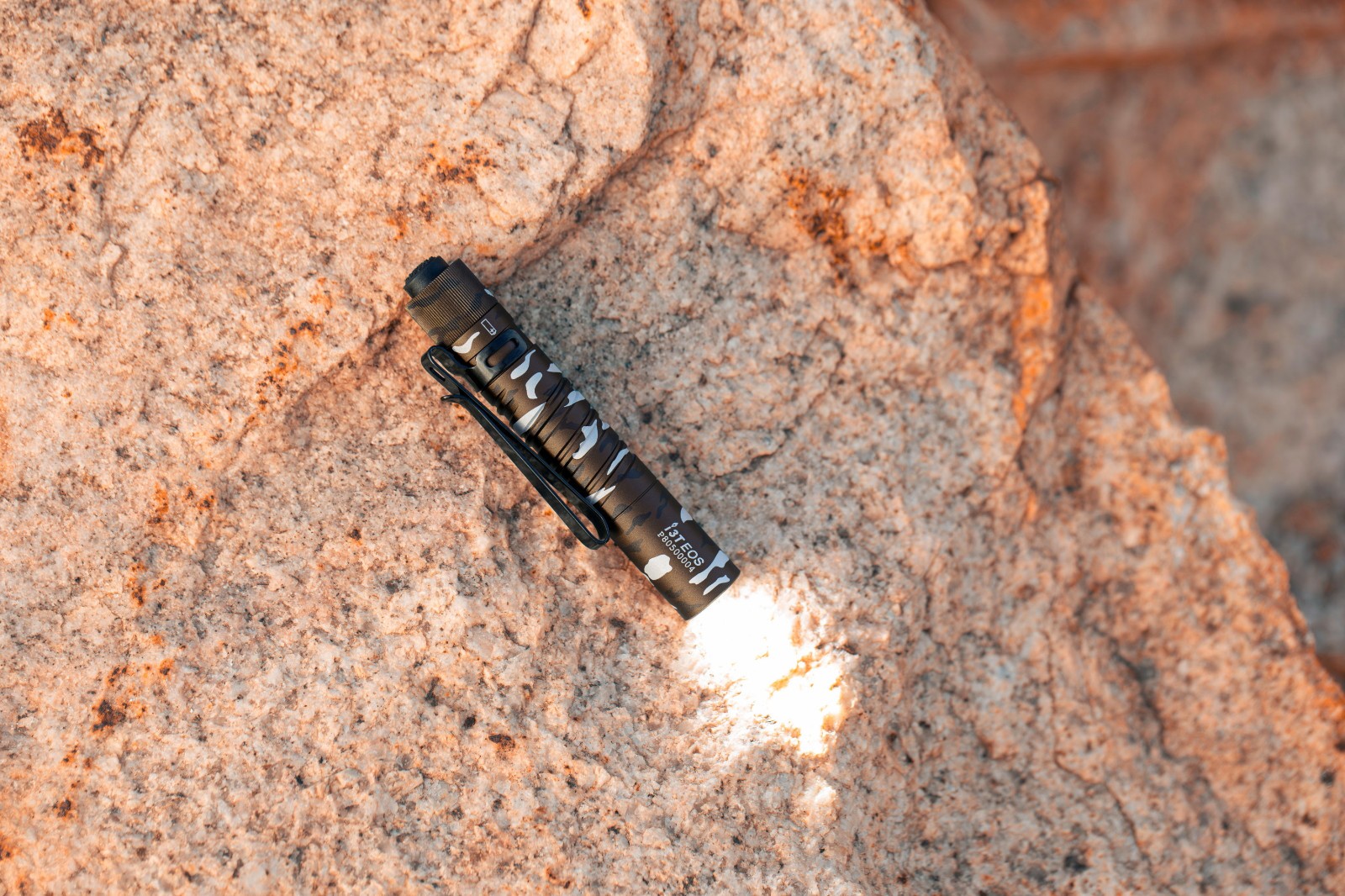 Olight I3T EOS Shadow Dune 180 Lumens Slim Tail Switch Flashlight, Include 1 AAA