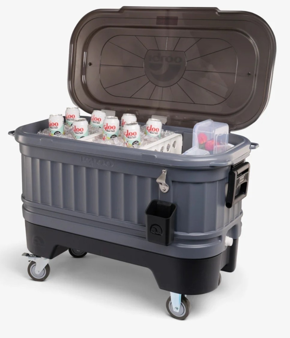 Igloo Party Bar Rolling Cooler 125 qt 158 Can Capacity Bottle Opener 4 Wheels