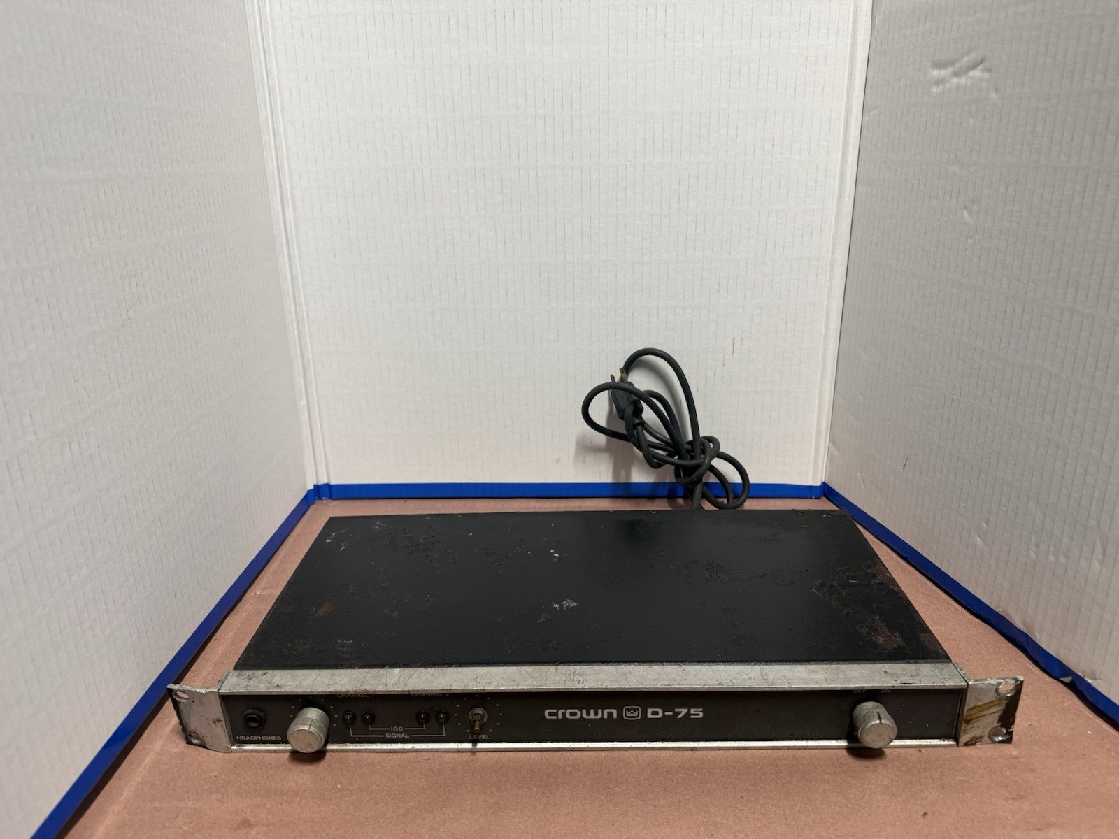 CROWN D75 2 Channel Power Amplifier