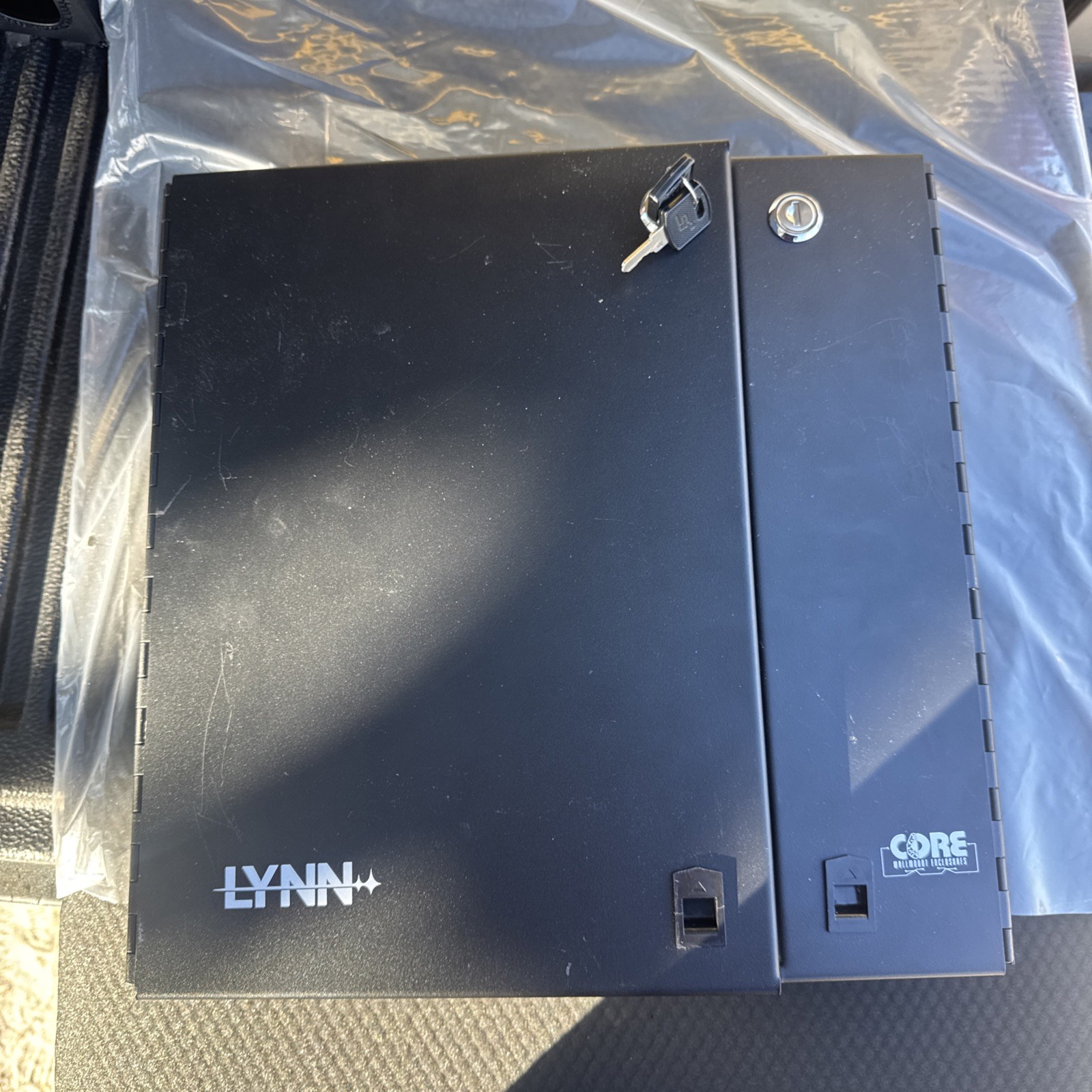 2 Panel Wall Mount Fiber Optic Termination Box Enclosure LYNN