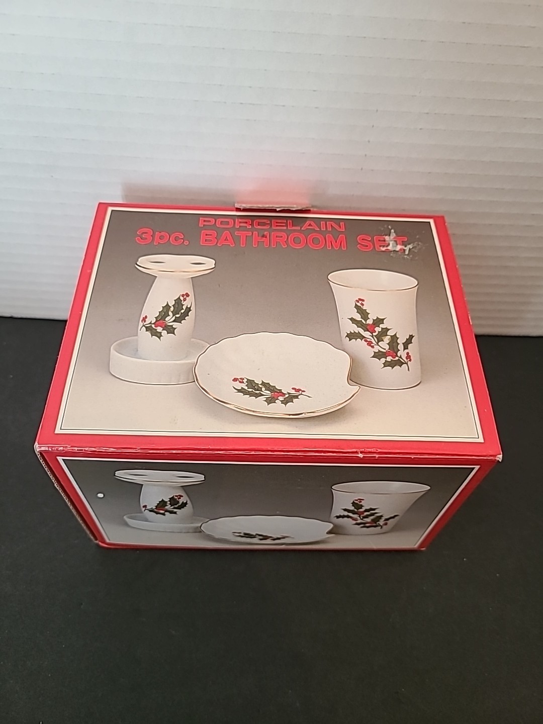 Vintage Christmas Holly Porcelain 3 Piece Bathroom Set New In Box Japan