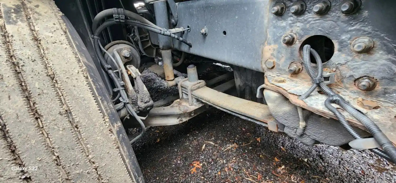 (Used) 2014 Freightliner Cascadia 113, FRONT LEAF SPRINGS Front Leaf & Springs