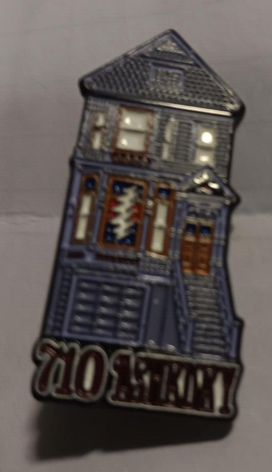 GRATEFUL DEAD LAPEL PIN  NEW   VINTAGE  RARE COLLECTIBLE  RELIX
