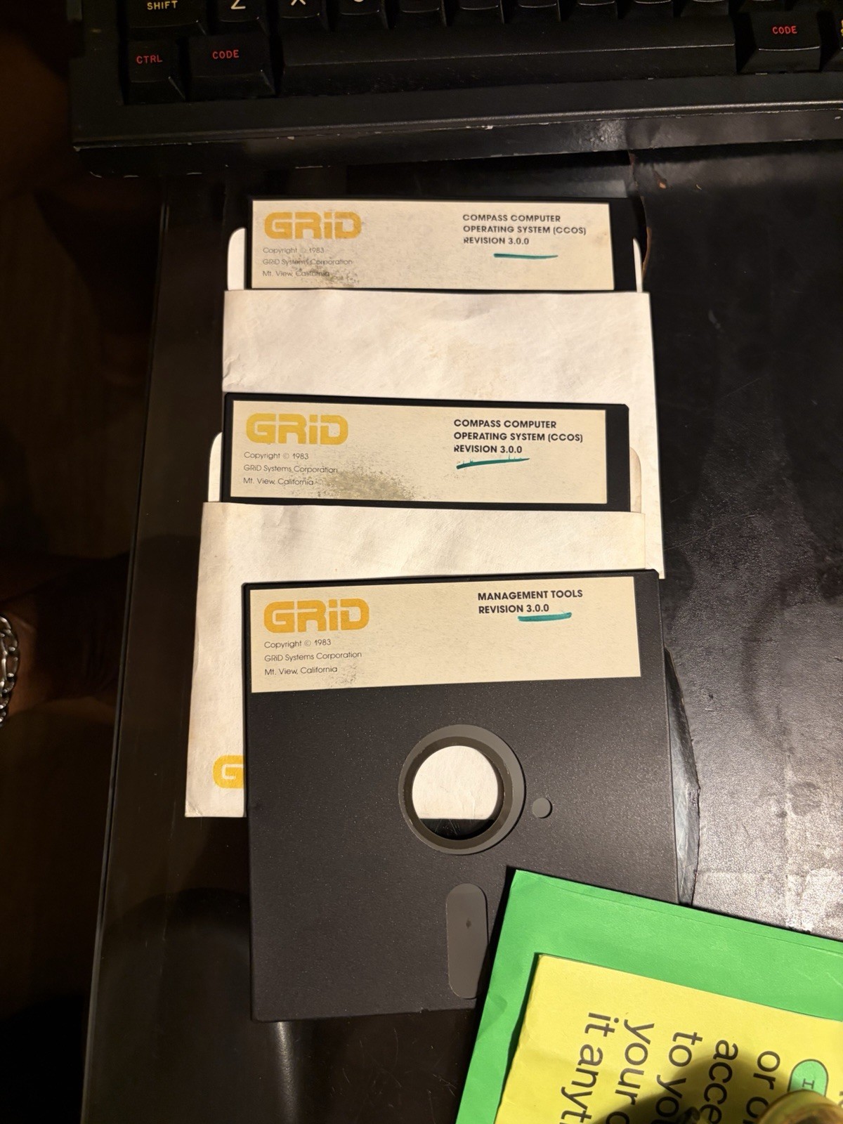 GRID Compass Computer 1101 Vintage Laptop w/ Case & Floppy Disks & Peripherals