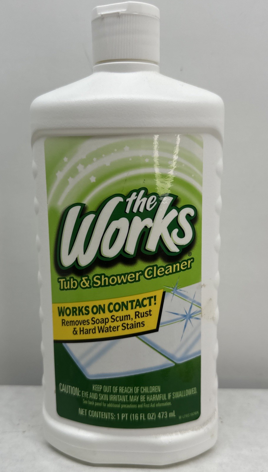 The Works Tub & Shower Cleaner 16 fl oz Hard Water Rust Soap Scum New Sealed