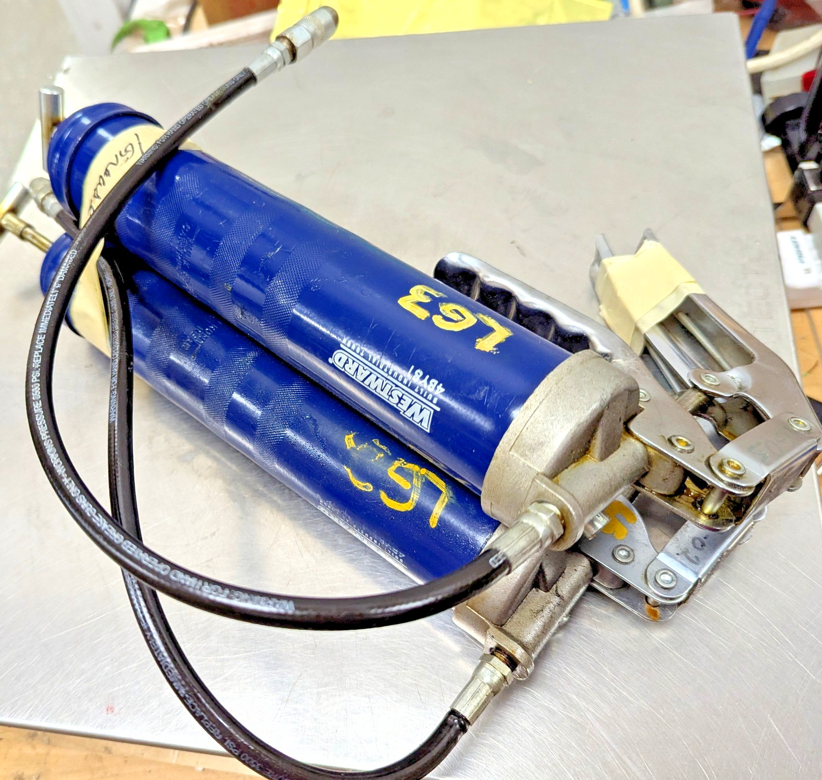 (2) Used Westward Manual Grease Gun,15 3/8 in 6,000 psi 4BY81 Westward [D3S2]#1