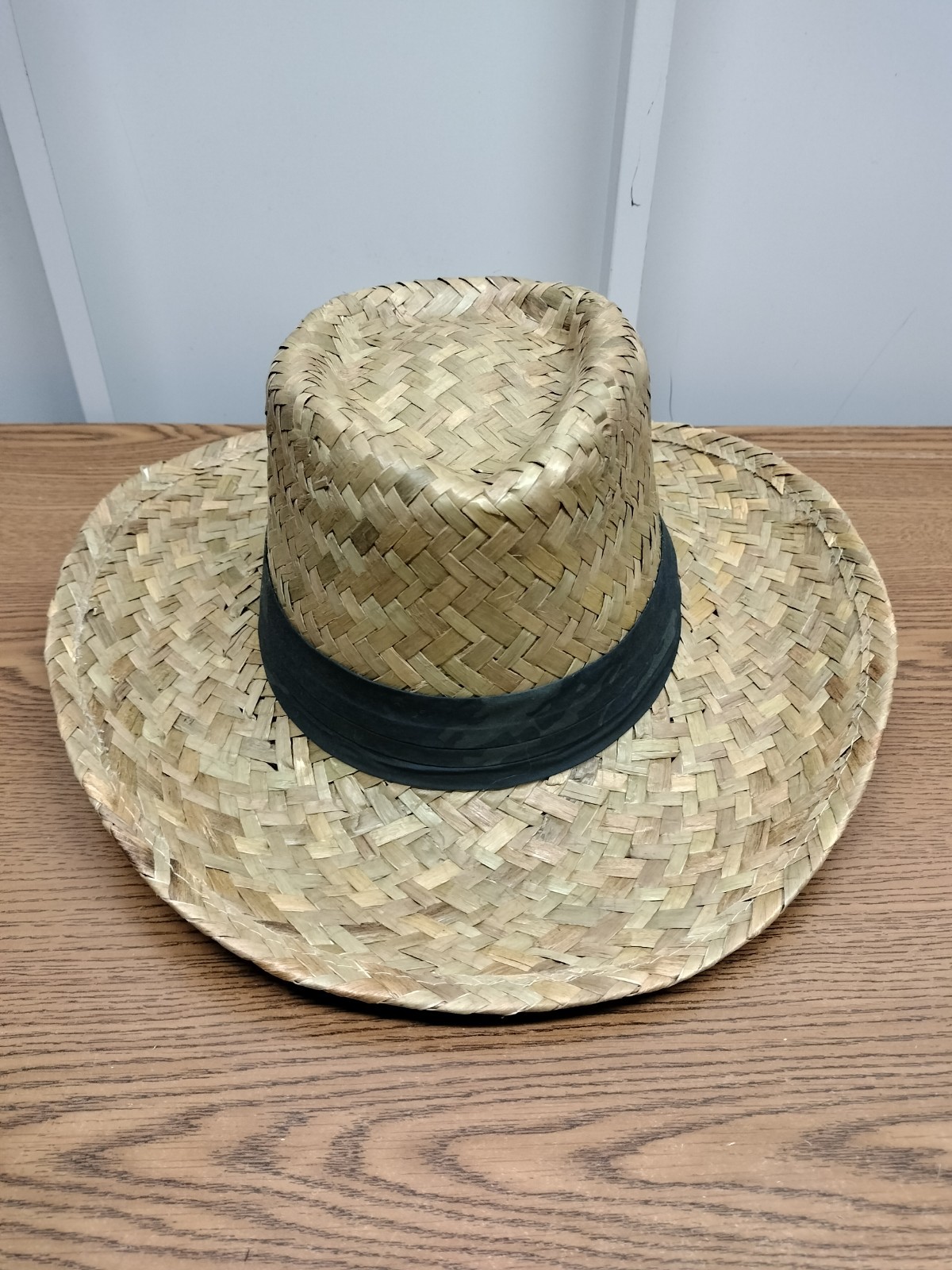 Straw Beach Hat Plain With Camo/Black Ribbon: New With Tag: No Strap