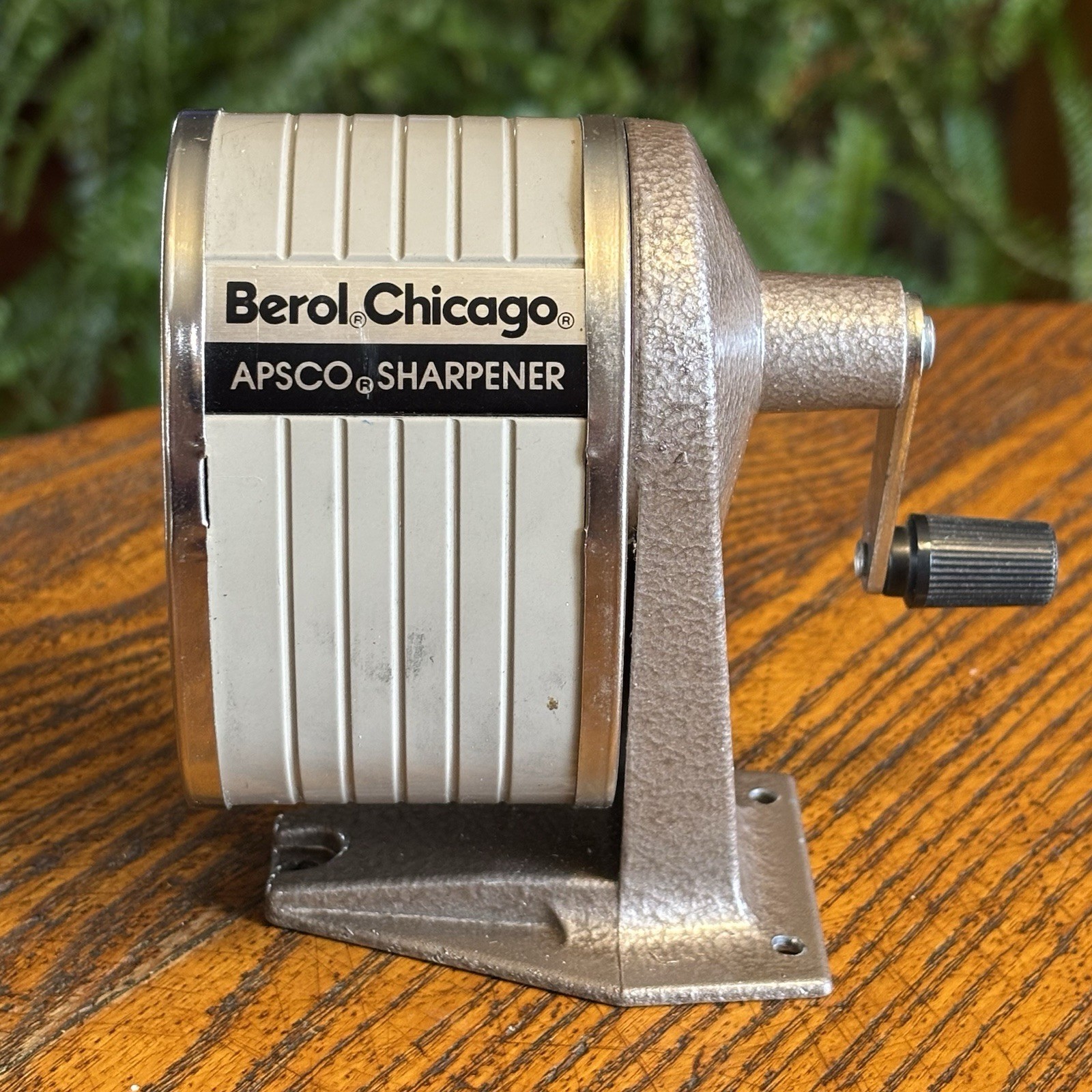 Vintage APSCO Berol Chicago Hand Crank Pencil Sharpener Wall Desk Mount