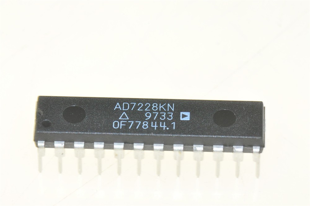 New (1pc) AD7228KN ANALOG DEVICES IC Converter
