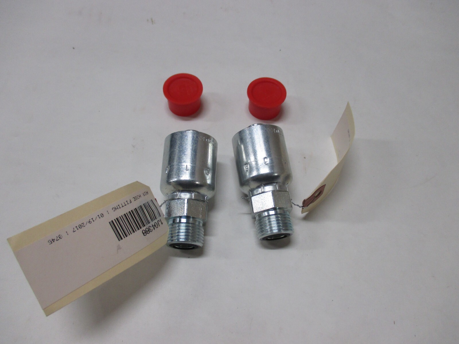 1J04388 MALE FITTING P43-8R1-R2-R30C5D LOT IS FOR 2 PIECES    NEW