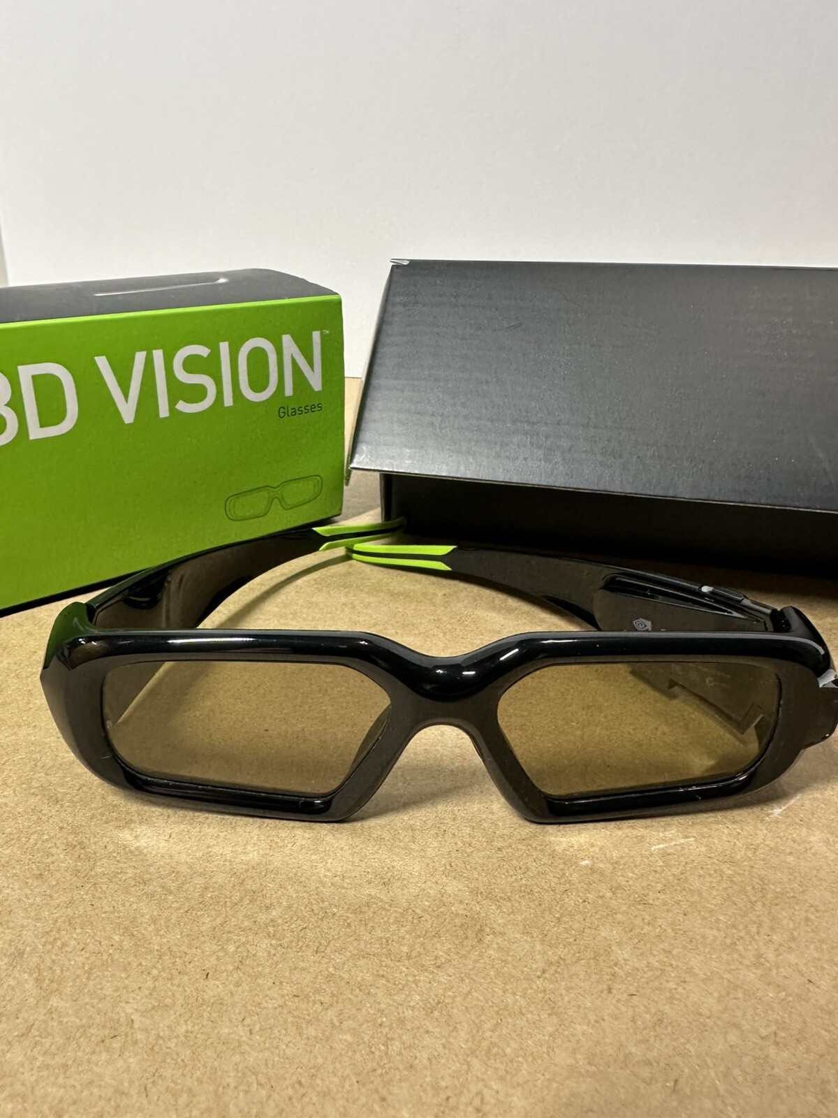 NVIDIA 3D Vision Wireless Glasses 942-10701-0001-003 Blu-Ray Movie Gaming P854