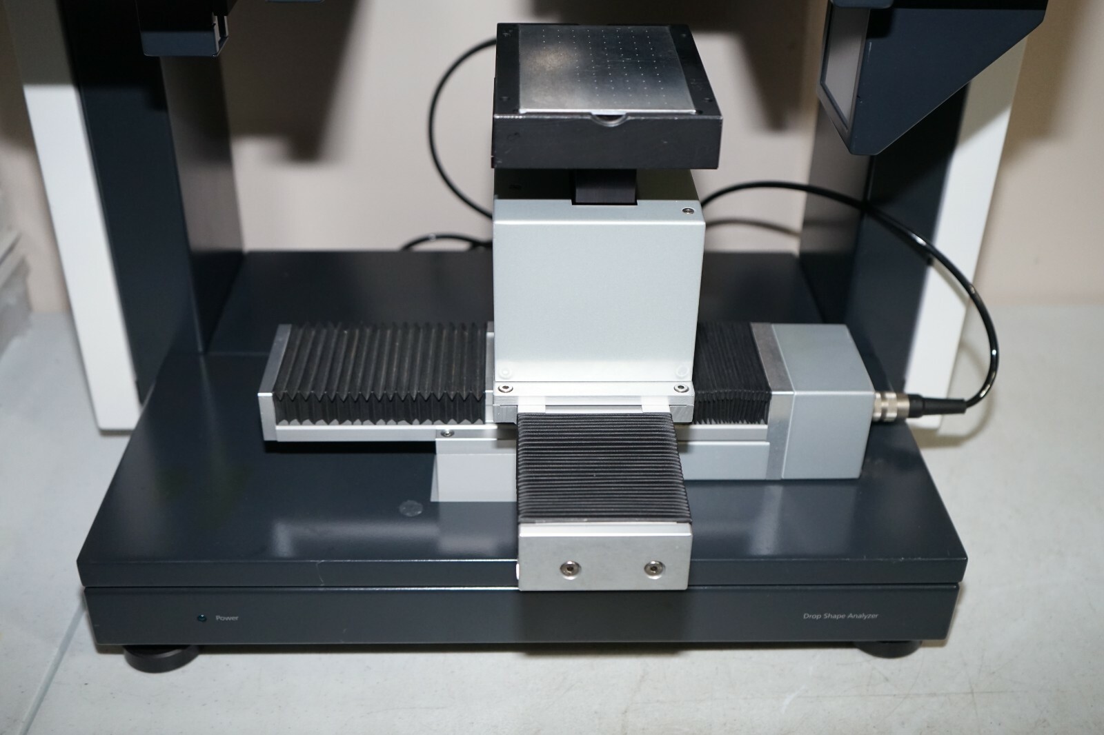 ^ Kruss DSA 100 Drop Shape Analyzer