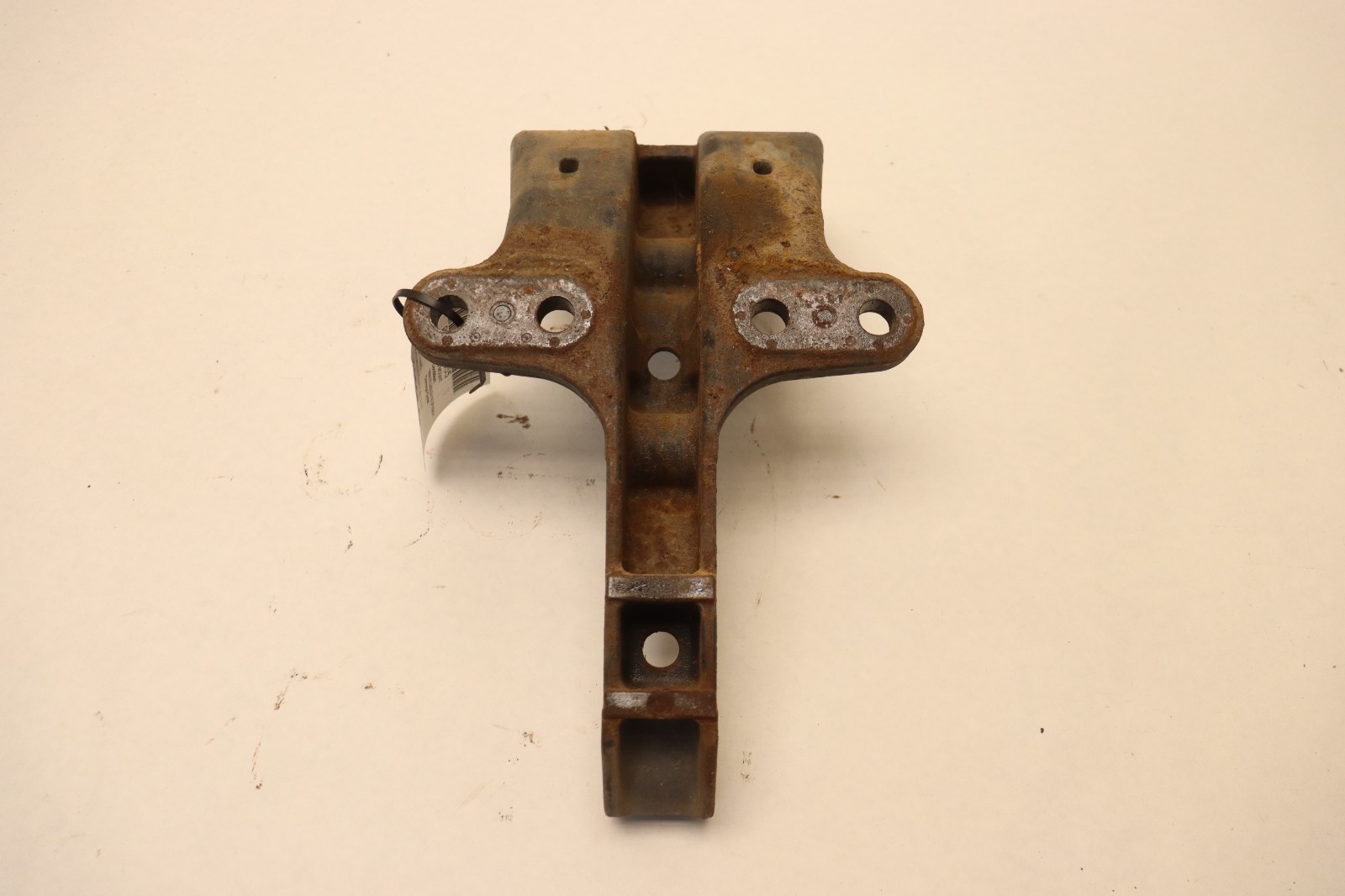 2008-2017 FREIGHTLINER CASCADIA 125 FRONT CAB MOUNT SUPPORT BRACKET OEM