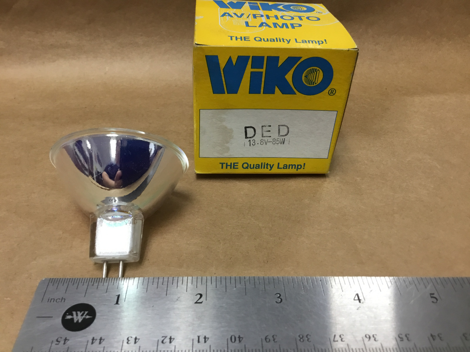 1  PC  WIKO  DED 13.8V 85W 82A AV/PHOTO LAMP