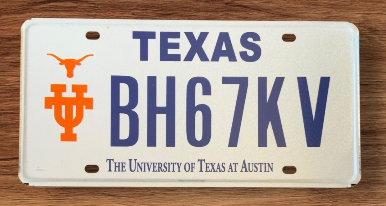 UNIV OF TXS  AT AUSTIN  UT GRAPHIC COLLEGIATE AUTO LICENSE PLATE " BH67KV "