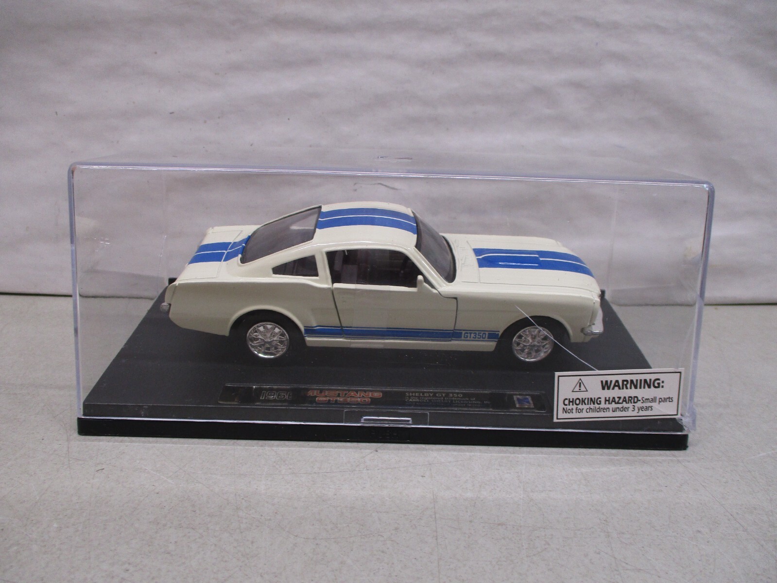 Newray 1966 Mustang GT350 1/32 White with Blue Stripe