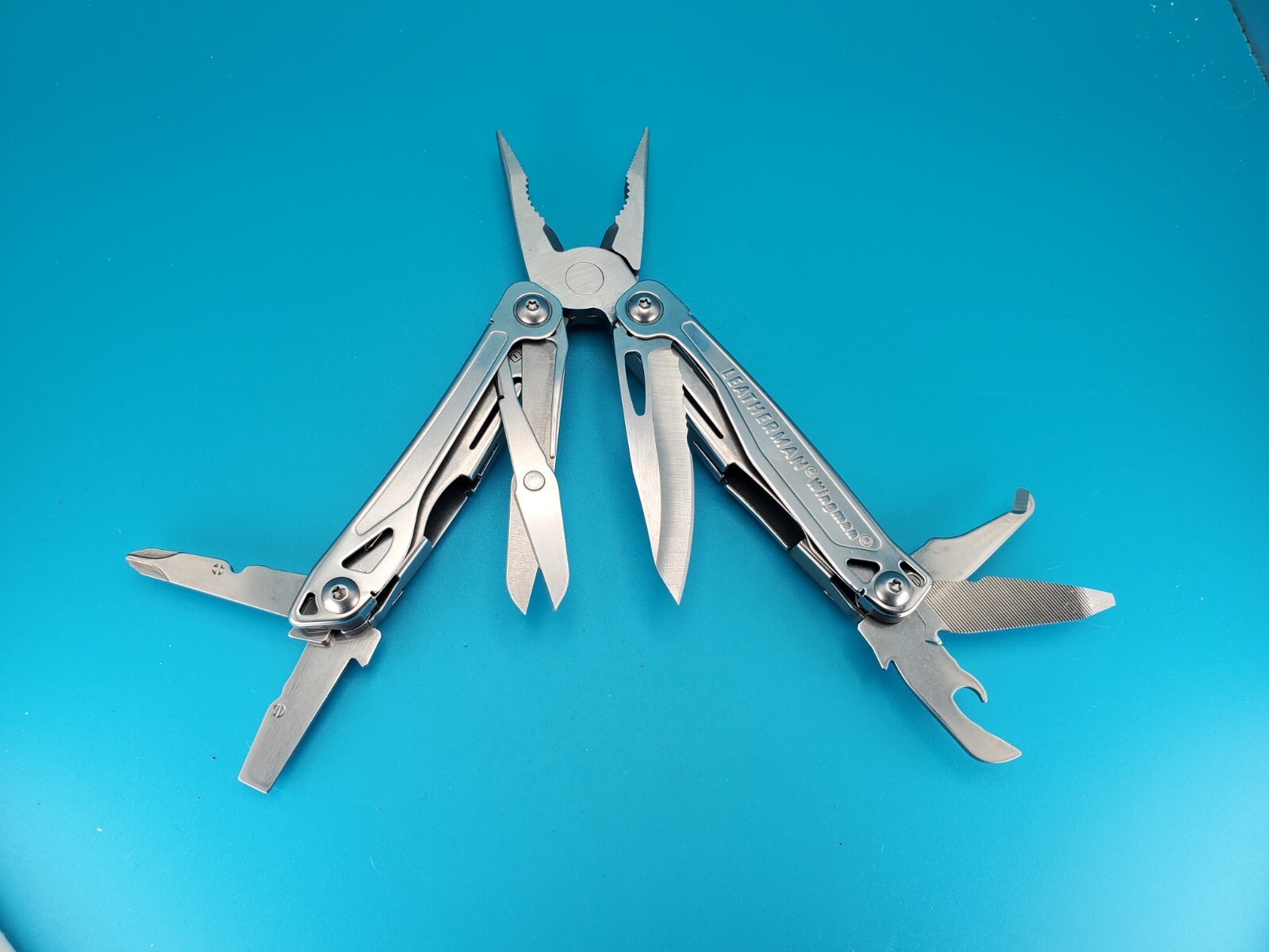 LEATHERMAN WINGMAN MULTI-TOOL! FAST SHIPPING! WITH SHEATH!