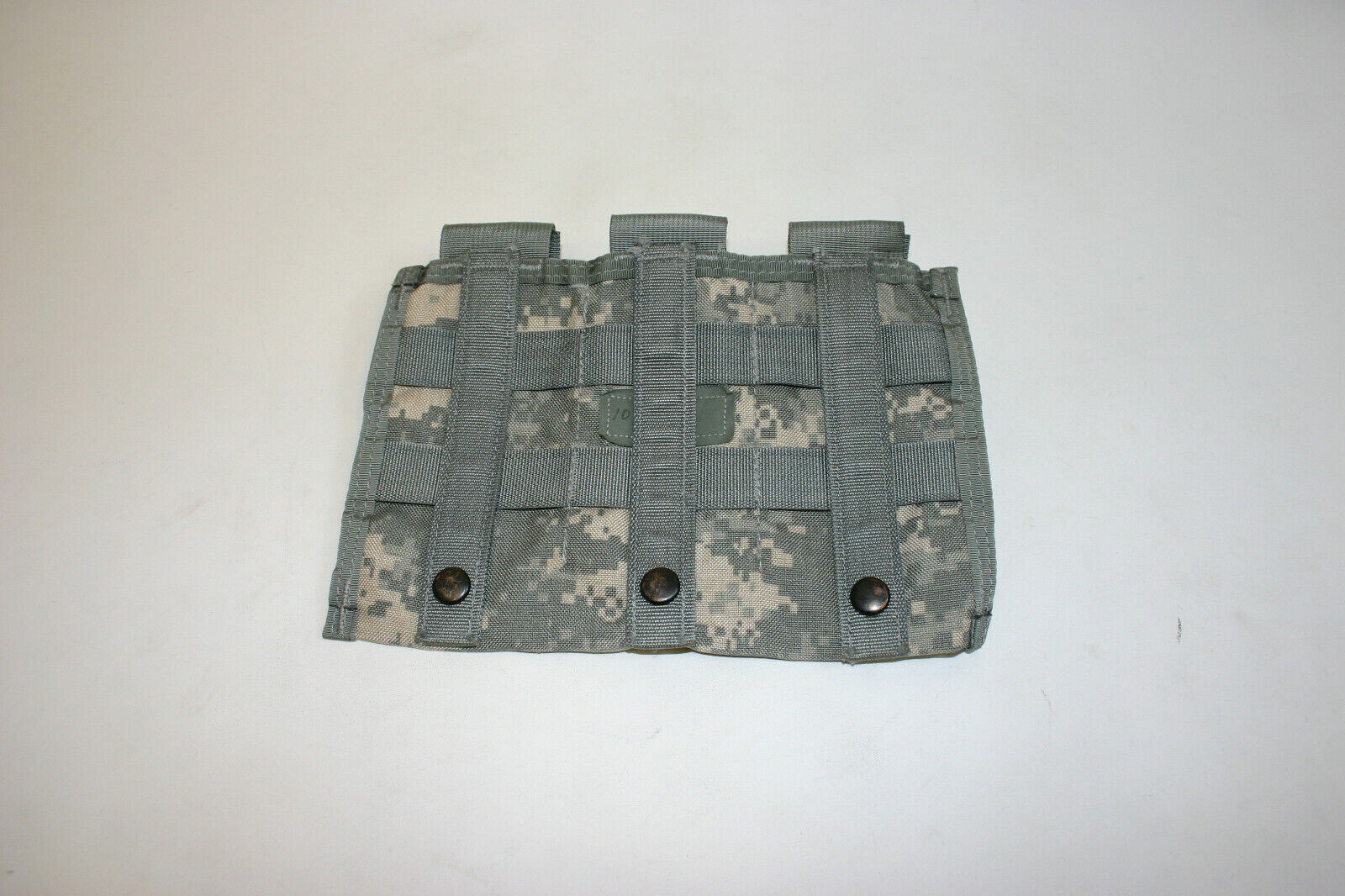 USGI US Army Molle ACU Triple Magazine Pouch 3 x 30 Side by Side 3 Mag Pouch EXC