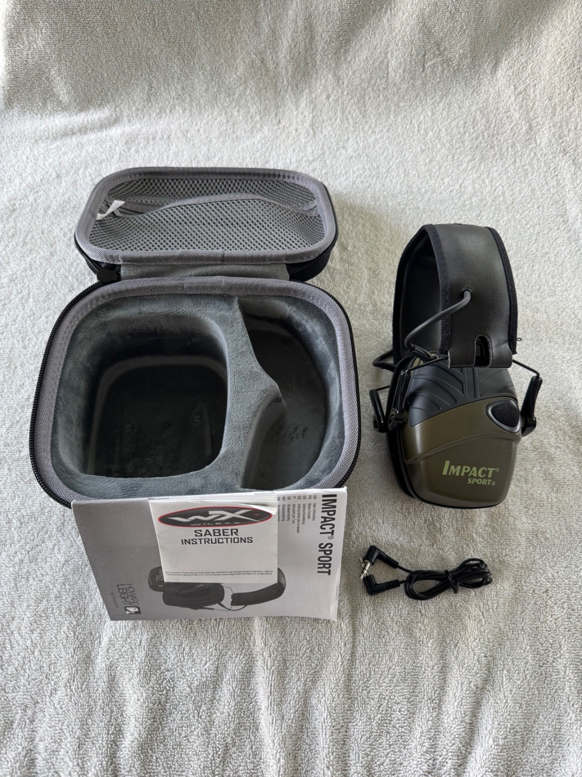 Howard Leight R-01526 Impact Sport Electronic Earmuff - Green - With Case