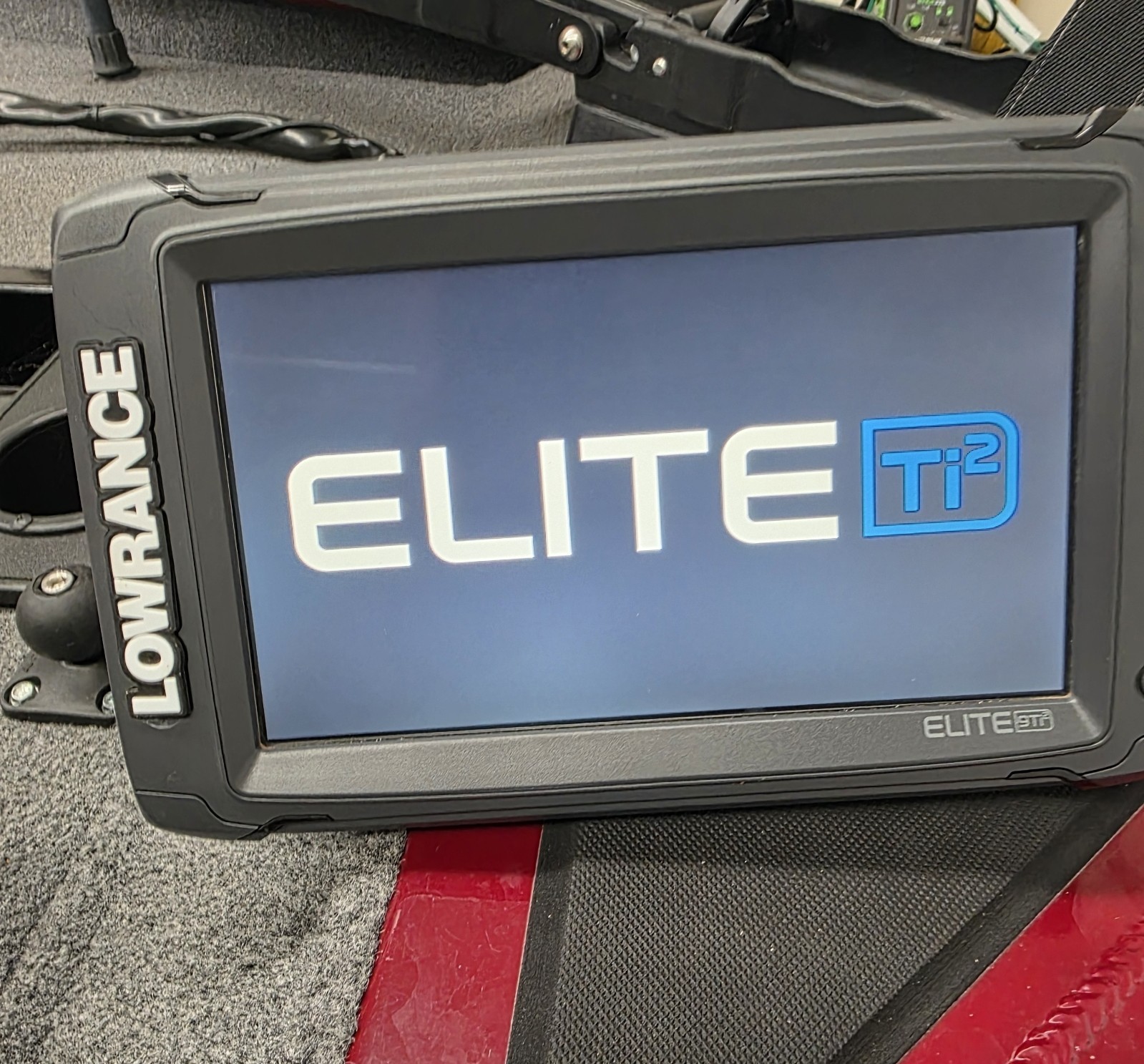 Lowrance Elite-9 Ti2 GPS Chart Plotter w/ TotalScan Transducer and brackets
