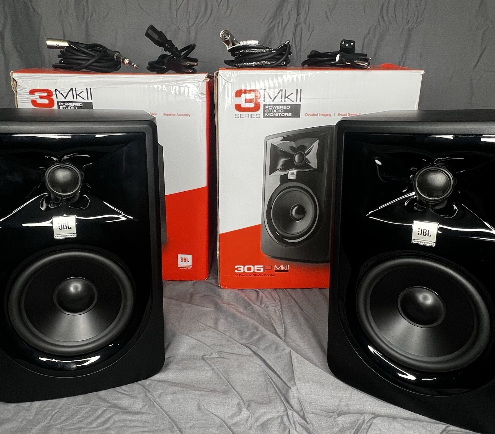 JBL 305P MKII Powered 5-Inch Two-Way Studio Monitor - Pair W/ Cords