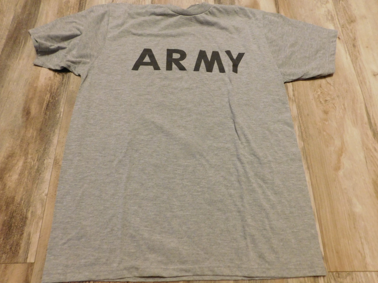 US ARMY IPFU  PT SHORT  SLEEVE SHIRT SIZE MEDIUM