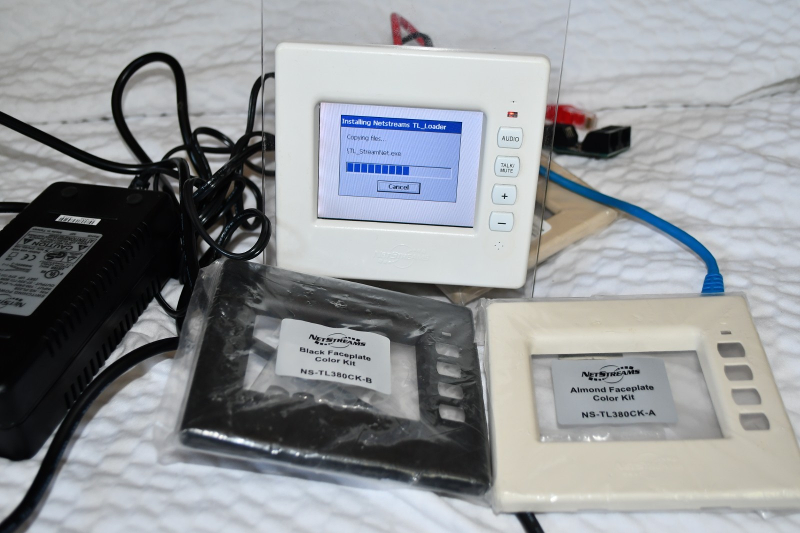 Netstreams Touchlinx TL380 Touchscreen Controller VERY CLEAN W FACEPLATES W5a3