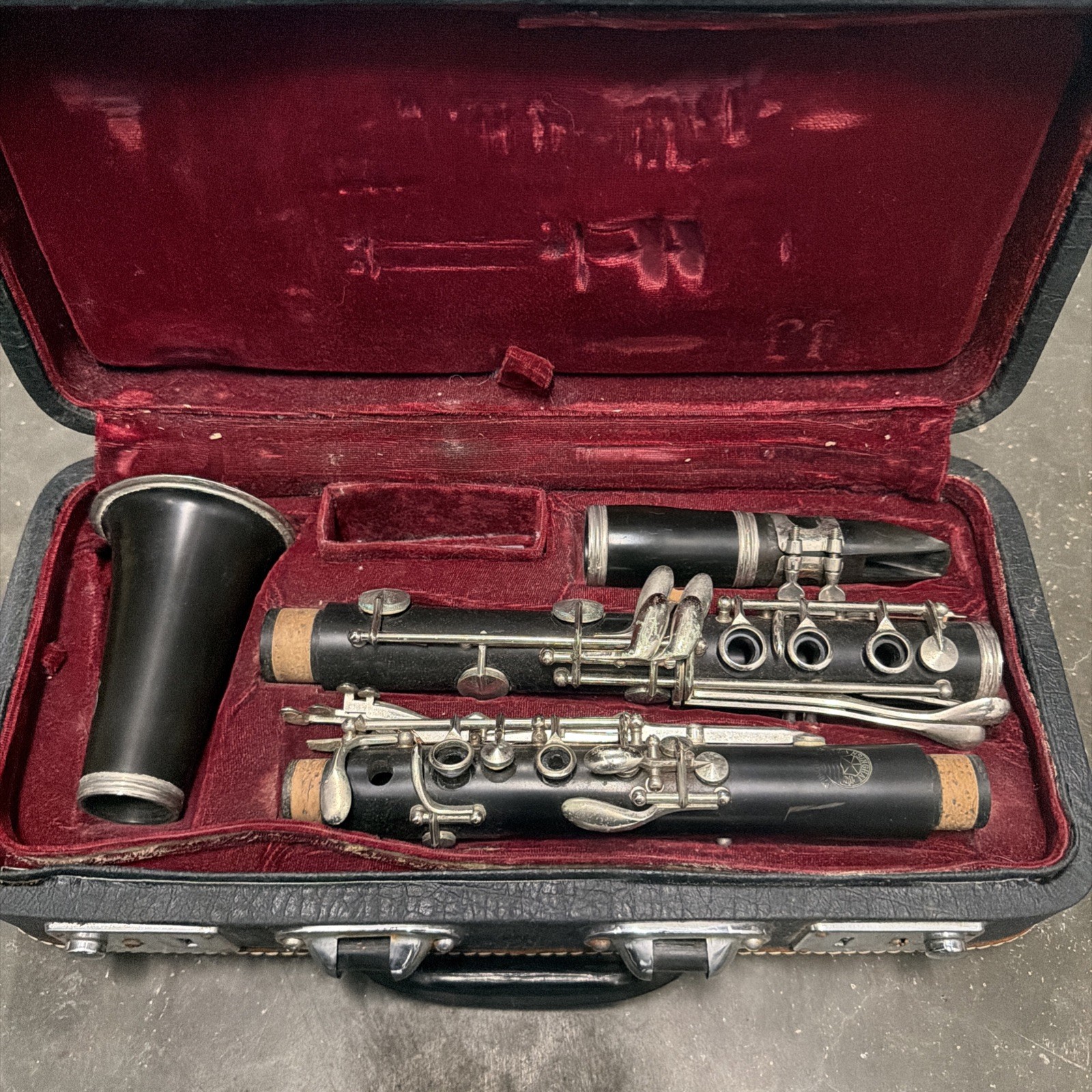 Hsinghai Vintage Clarinet in  Case - E4786 Rare Needs Serviced Excellent Conditi