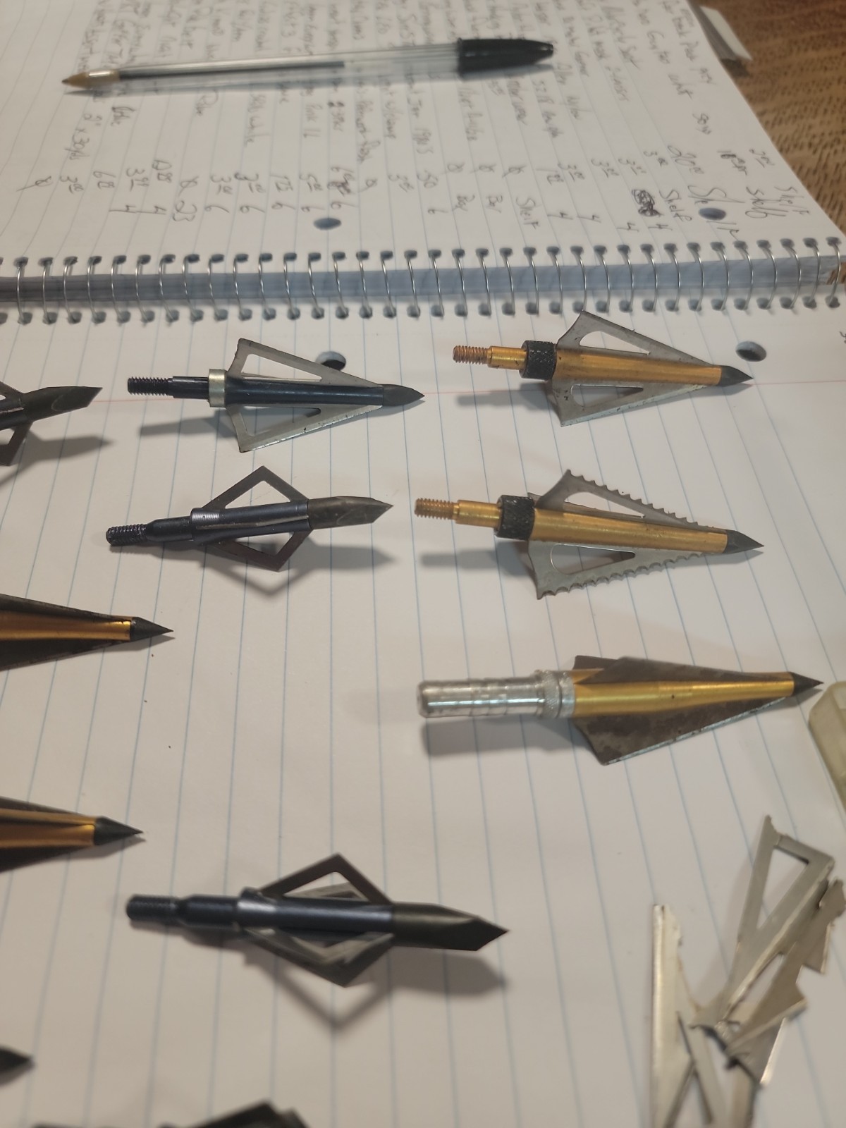 Arrow Head Assortment And Extra Blades And Tips