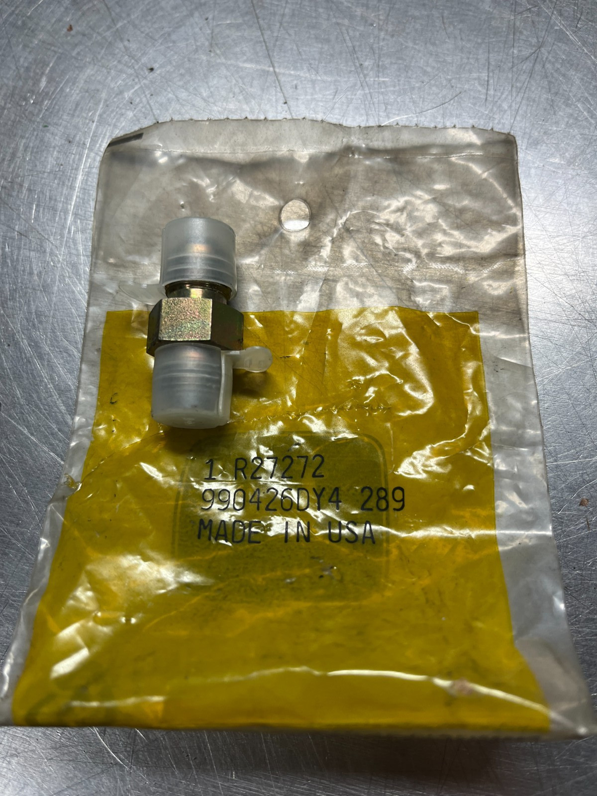 R27272 Genuine OEM John Deere Adapter Connector FITTING