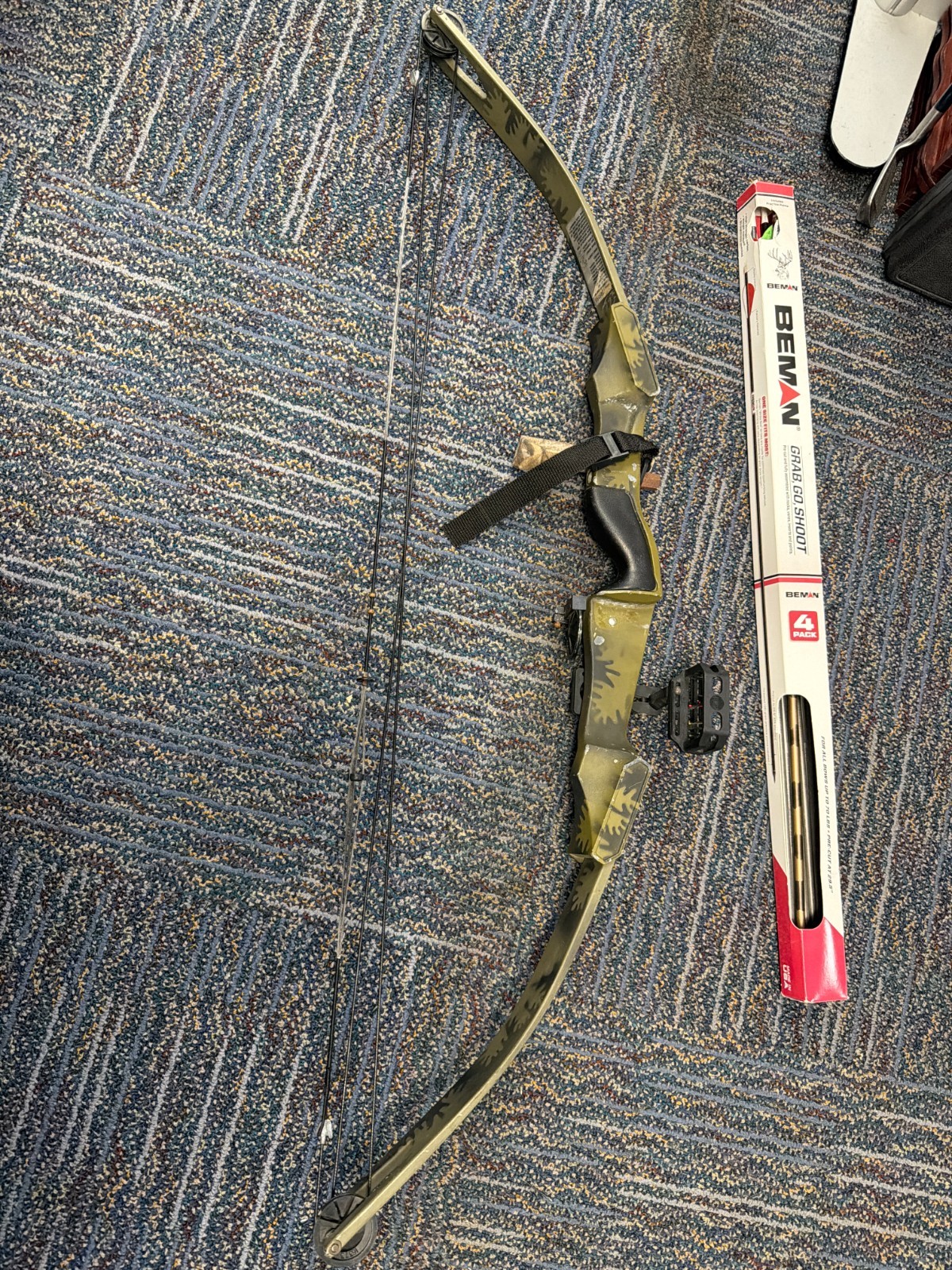 Vintage Bear Archery Black Bear Compound Bow Right Hand Green/Black Bow Hunting