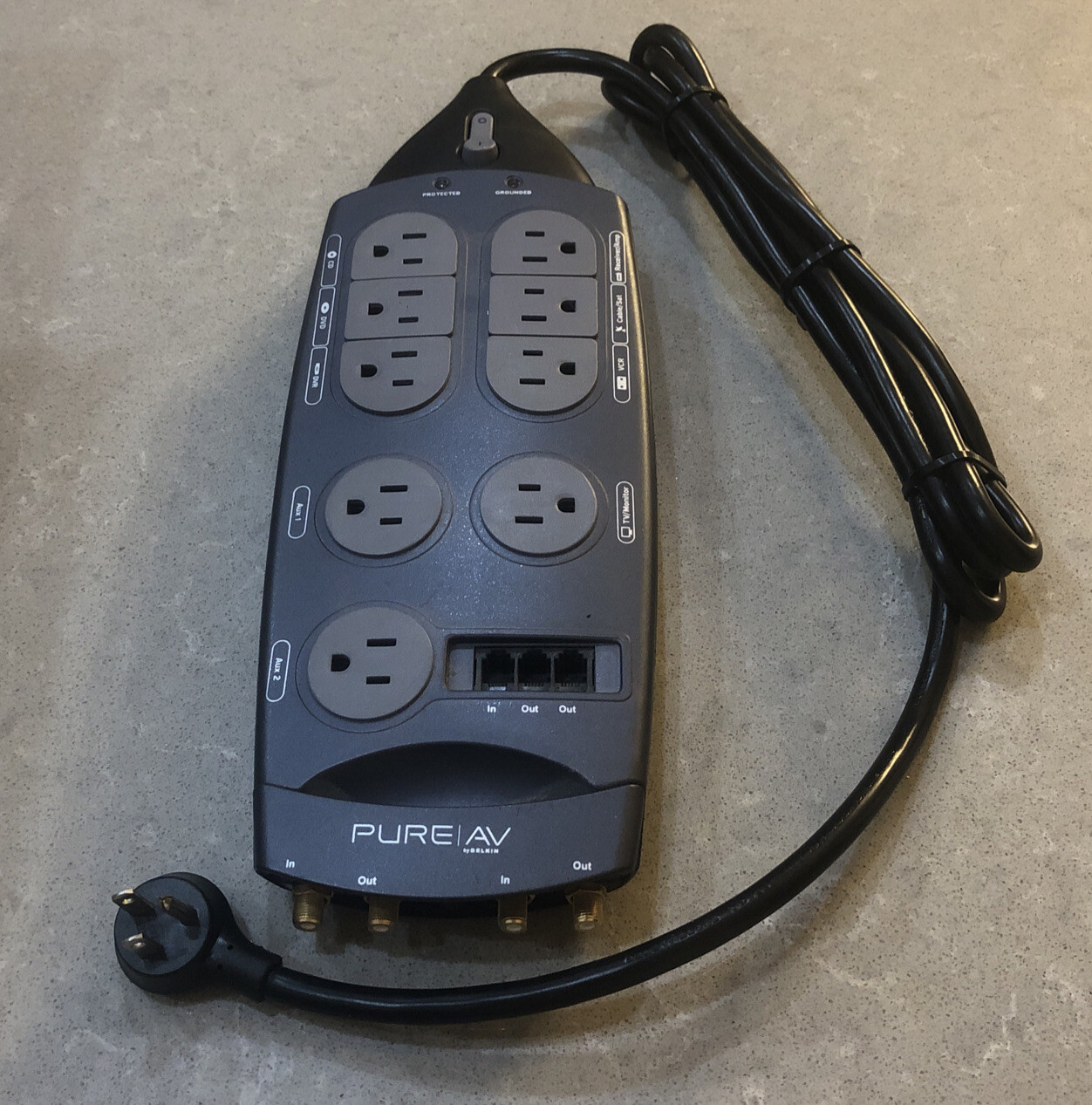 Belkin 9 Outlet Pure AV Home Theater TV Surge Protector F9A923-08 used