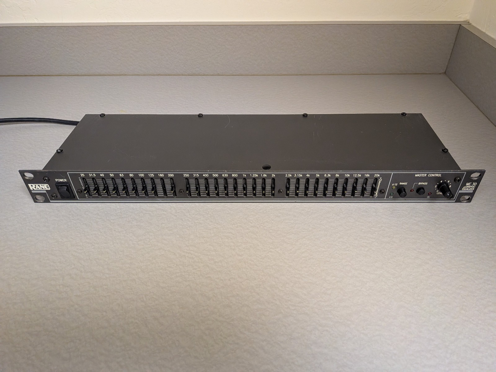 Rane ME30 Rack Mountable Graphic Equalizer EQ Missing One Knob