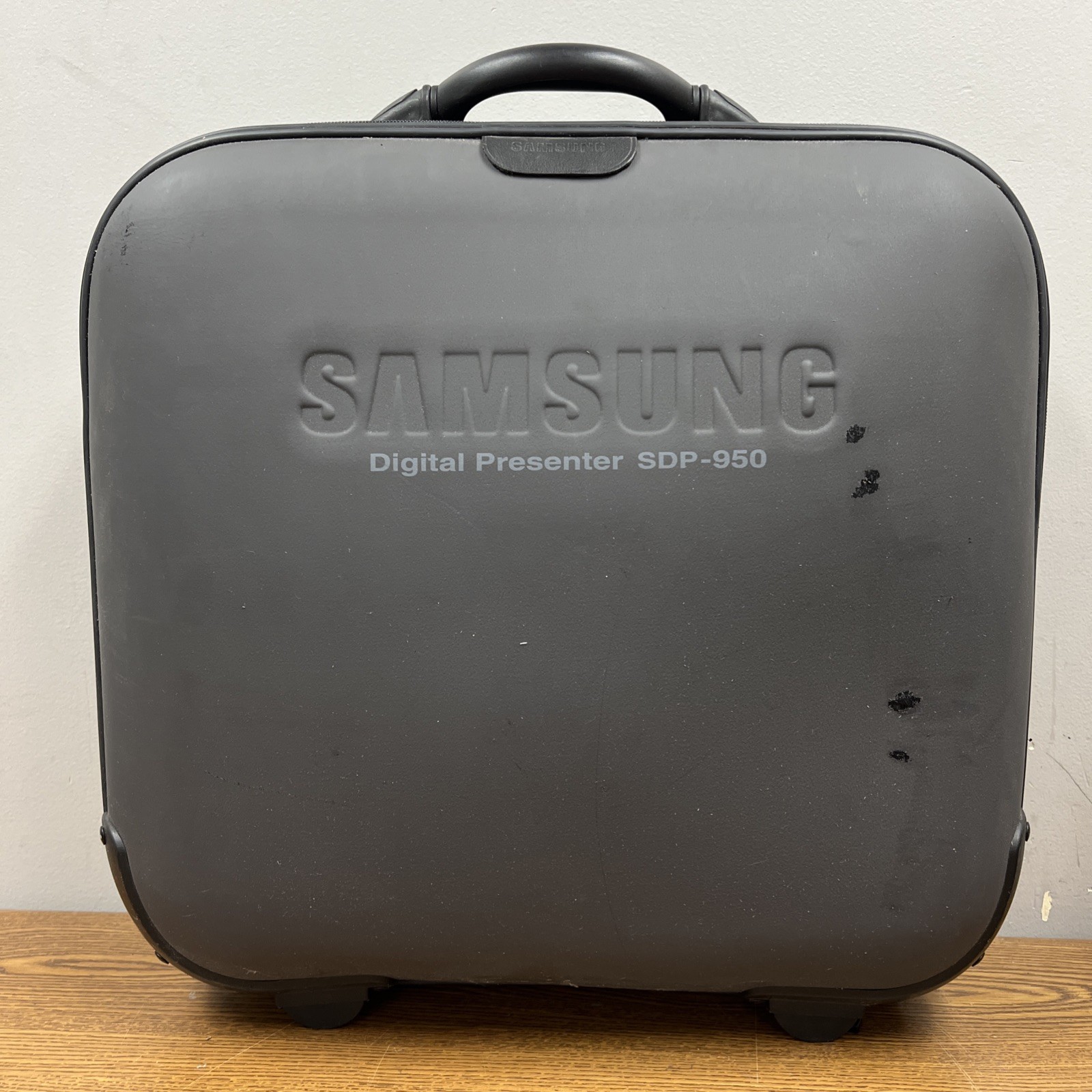 Samsung SDP-950 Digital Presenter Document Camera With Case and Accessories