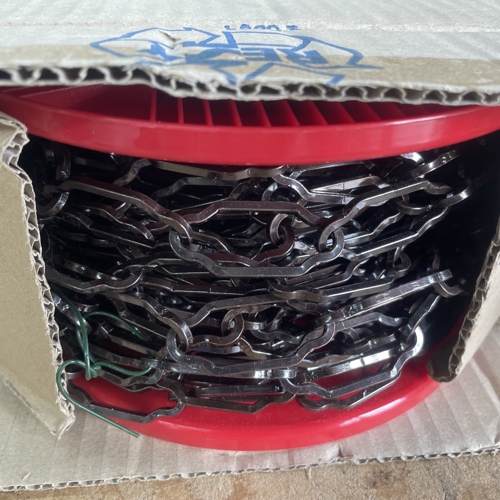 66’ Roll CAMPBELL #32 Cathedral Decorator Chain, Antique Brass, 44 Lb Cap.