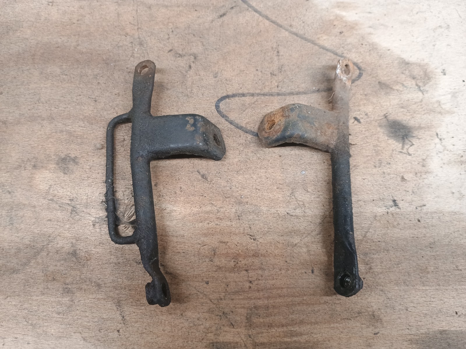 Kawasaki ZXR400 / ZXR400L / ZXR 400 - Lower Radiator Mounting brackets - Pair