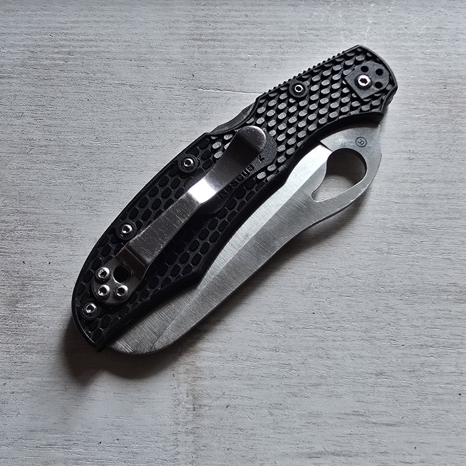 SPYDERCO BYRD RESCUE 2 SERRATED BLADE FOLDING LOCKBACK KNIFE