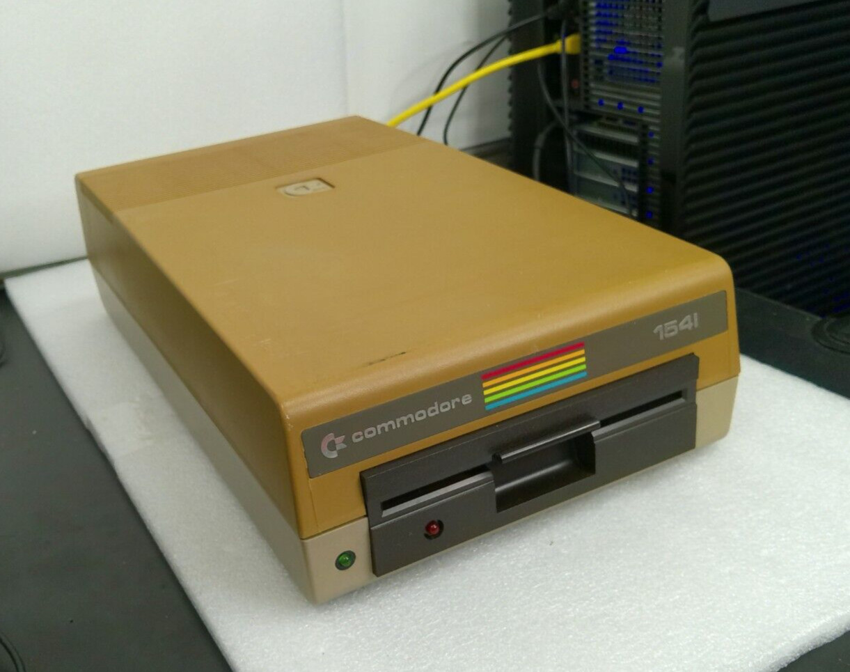 Commodore 1541 Single Floppy Disk Drive (specify preference on front panel)